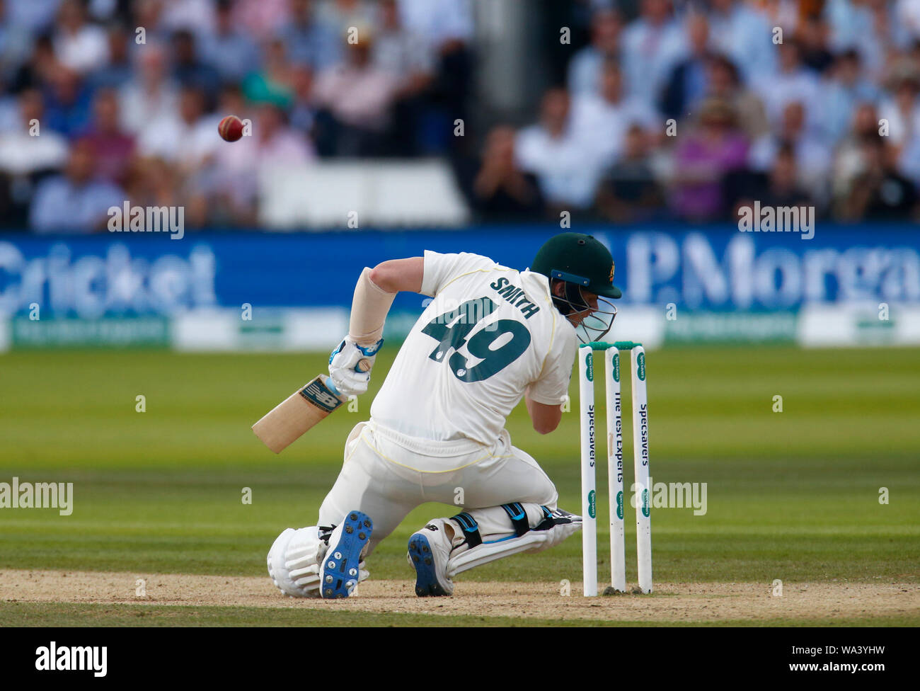 London, UK. 17th Aug, 2019. LONDON, ENGLAND. AUGUST 17: Steve Smith of Australia picks up a injury during play on the 4th day of the second Ashes cricket Test match between England and Australia at Lord's Cricket ground in London, England on August 17, 2019 Credit: Action Foto Sport/Alamy Live News Stock Photo