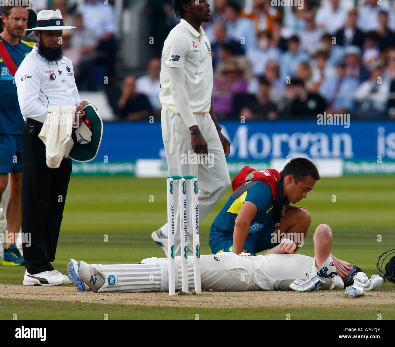 London, UK. 17th Aug, 2019. LONDON, ENGLAND. AUGUST 17: Steve Smith of Australia picks up a injury during play on the 4th day of the second Ashes cricket Test match between England and Australia at Lord's Cricket ground in London, England on August 17, 2019 Credit: Action Foto Sport/Alamy Live News Stock Photo