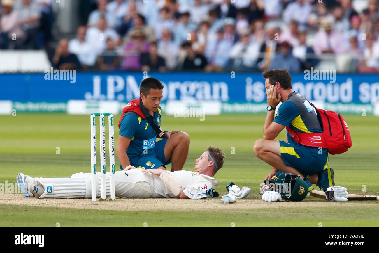 London, UK. 17th Aug, 2019. LONDON, ENGLAND. AUGUST 17: Steve Smith of Australia picks up a injury during play on the 4th day of the second Ashes cricket Test match between England and Australia at Lord's Cricket ground in London, England on August 17, 2019 Credit: Action Foto Sport/Alamy Live News Stock Photo