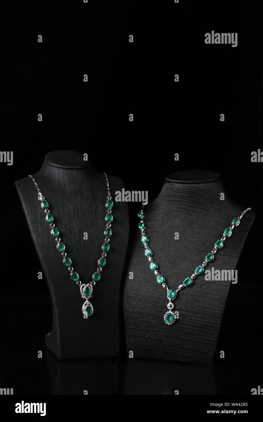 Emerald necklace hi-res stock photography and images - Alamy