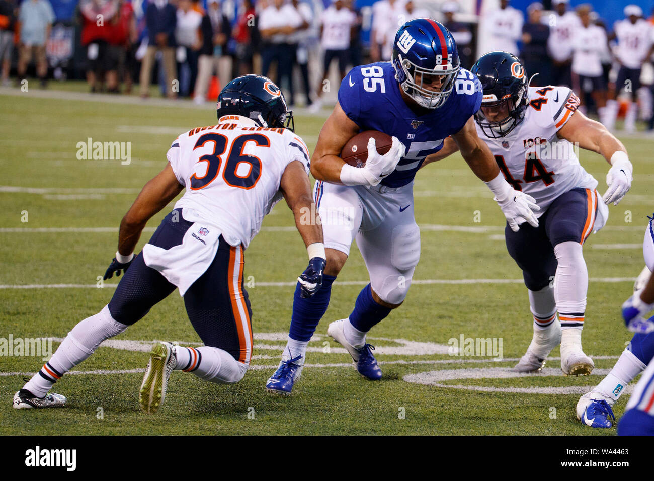 Chicago Bears' Nick Kwiatkoski (44) makes a hit on New York Giants