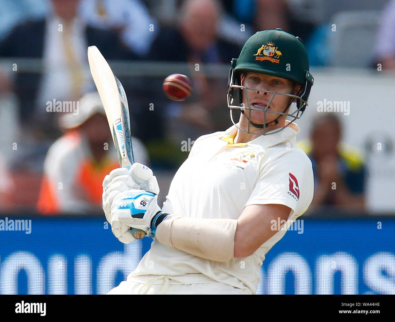 London, UK. 17th Aug, 2019. LONDON, ENGLAND. AUGUST 17: Steve Smith of Australia comes back after his injury during play on the 4th day of the second Ashes cricket Test match between England and Australia at Lord's Cricket ground in London, England on August 17, 2019 Credit: Action Foto Sport/Alamy Live News Stock Photo