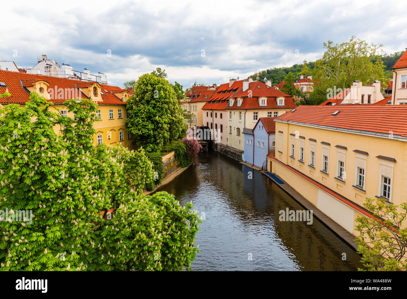 Summer tourist ancient buildings historic hi-res stock photography and ...