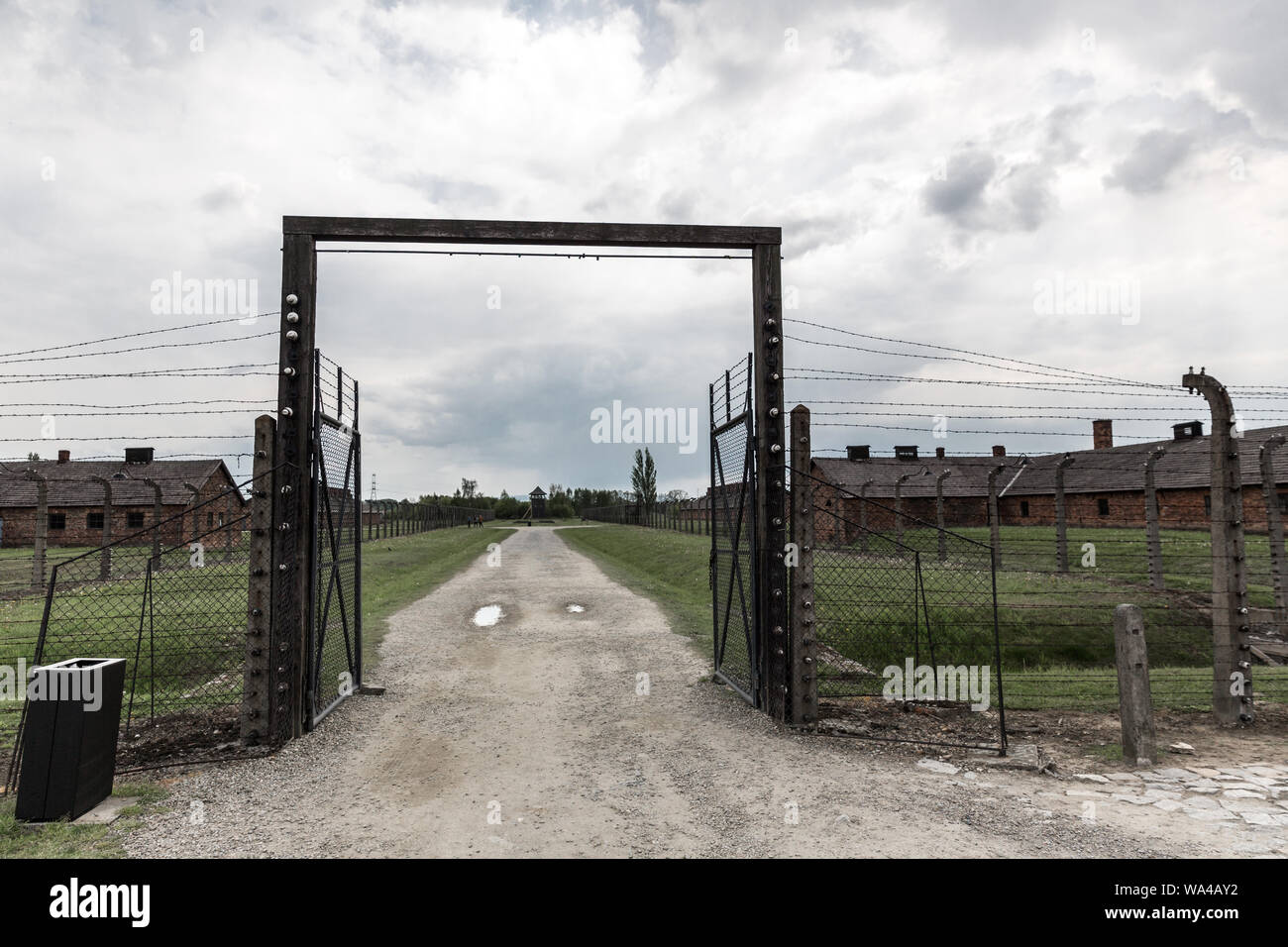 Gates and barbed wire fence, Auschwitz II Stock Photo Alamy