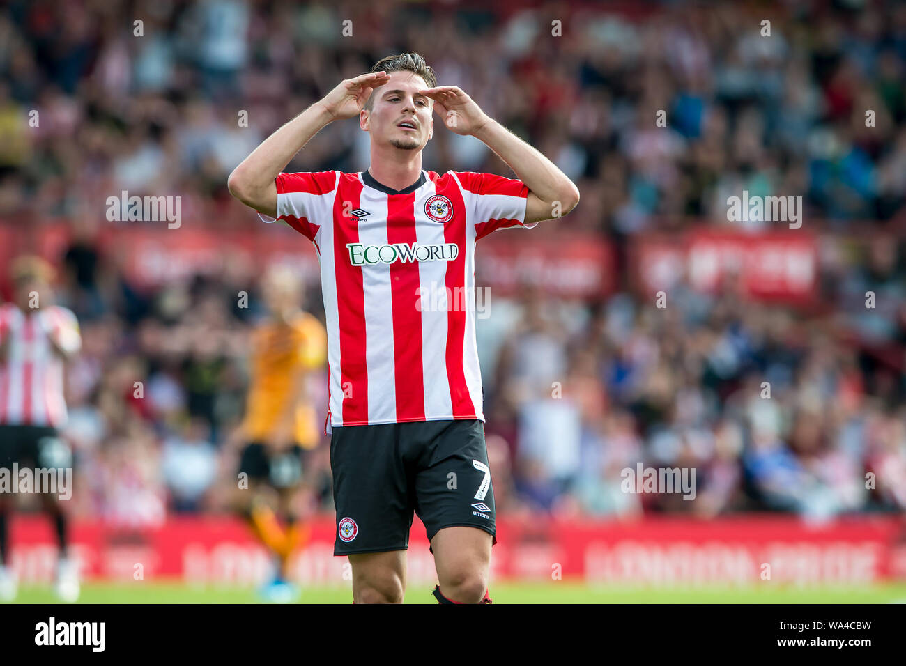 London, UK. 17th Aug, 2019. Sergi Canós of Brentford rues a missed chance during the EFL Sky Bet Championship match between Brentford and Hull City at Griffin Park, London, England on 17 August 2019. Photo by Salvio Calabrese. Editorial use only, license required for commercial use. No use in betting, games or a single club/league/player publications. Credit: UK Sports Pics Ltd/Alamy Live News Stock Photo