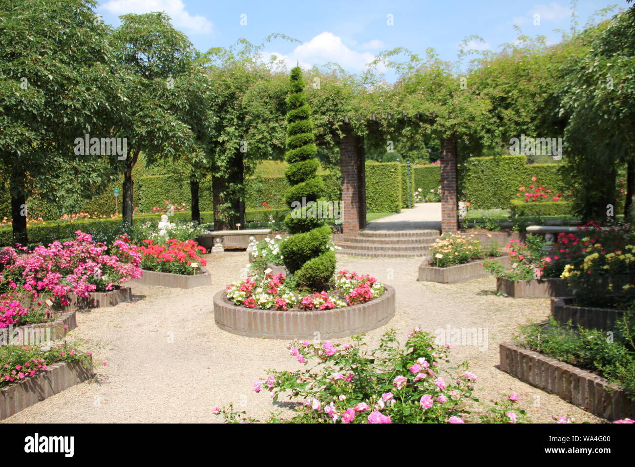 Arcen castle garden hires stock photography and images Alamy