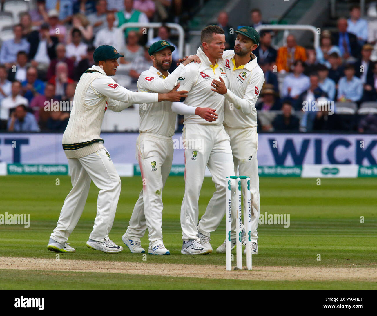 London, UK. 17th Aug, 2019. LONDON, ENGLAND. AUGUST 17: Peter Siddle of Australia celebrates the wicket of Joe Denly of England during play on the 4th day of the second Ashes cricket Test match between England and Australia at Lord's Cricket ground in London, England on August 17, 2019 Credit: Action Foto Sport/Alamy Live News Stock Photo