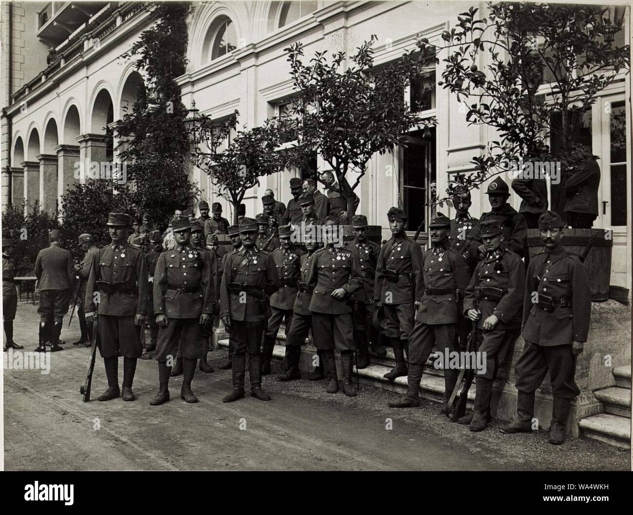 Die projektierten, neuen Uniformen für die österreichisch - ungarische Armee. Stock Photo