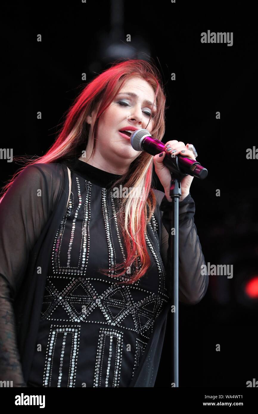 Tiffany singer hires stock photography and images Alamy