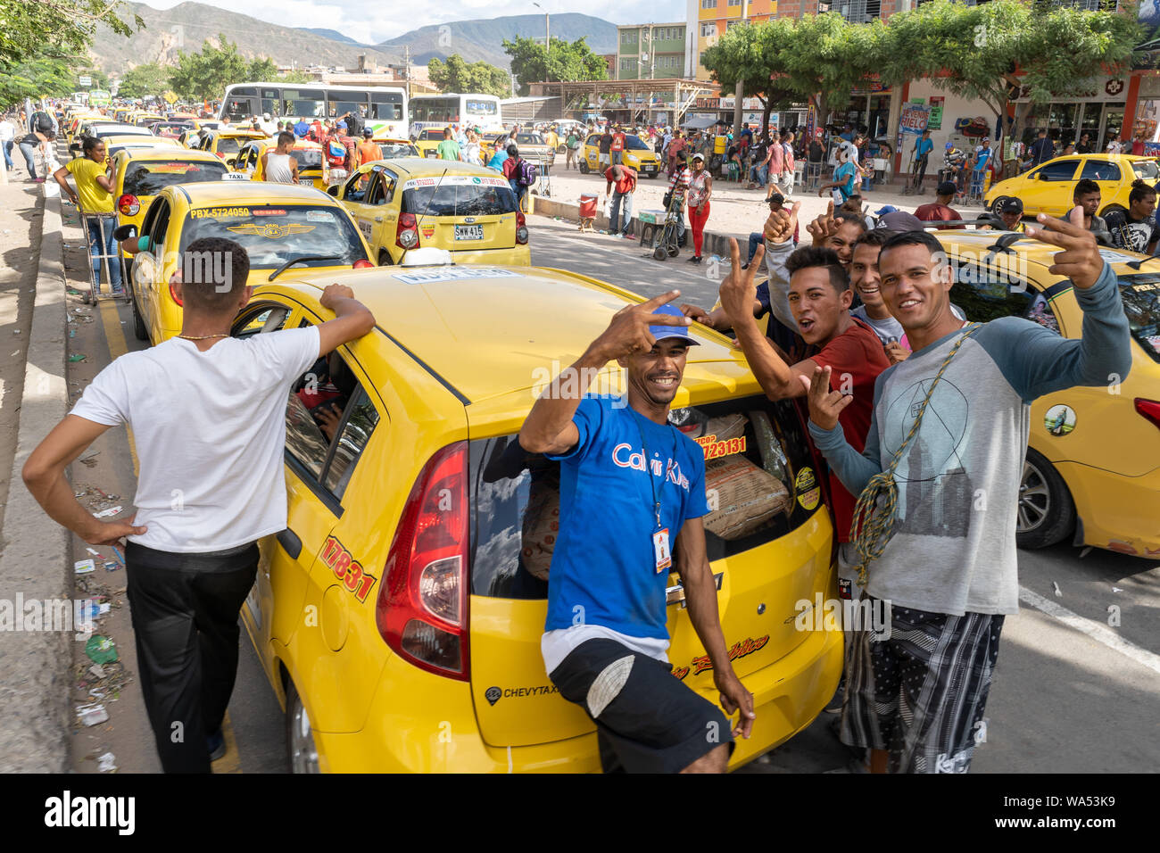 Colombia taxis hi-res stock photography and images - Page 2 - Alamy