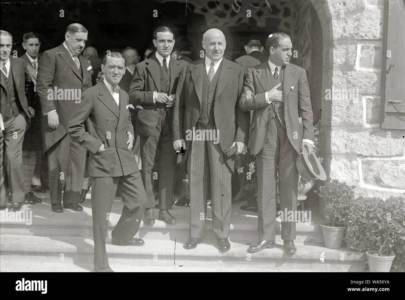 Diferentes personalidades en el Museo Zuloaga, entre los que se encuentran Gregorio Marañón Posadillo (medico-escritor), Ignacio Zuloaga y Zabaleta (pintor), Ramón Pérez de Ayala... (1 de 2) - Fondo Car-Kutxa Fototeka. Stock Photo