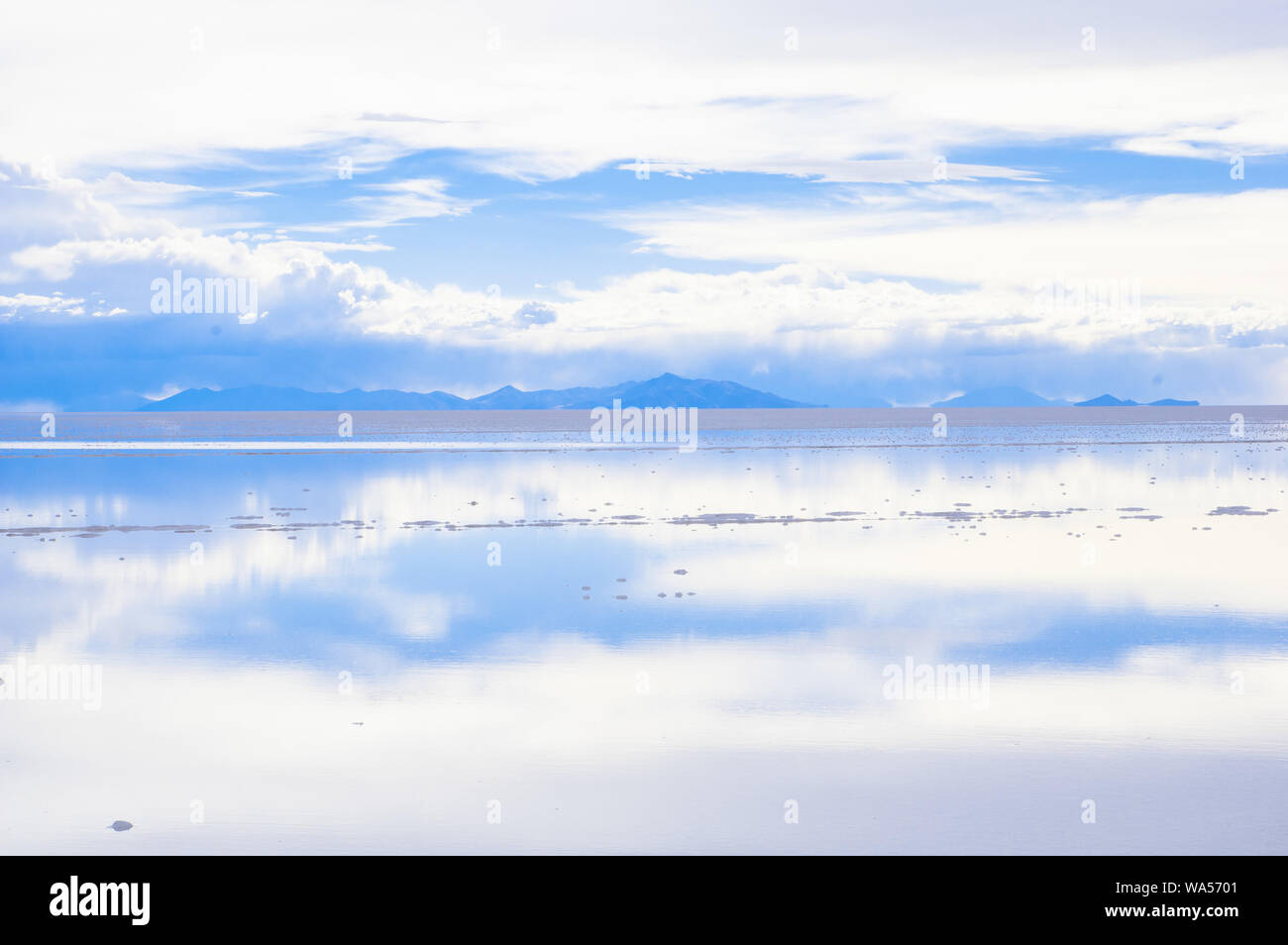 Salar de Uyuni, the world's largest salt flat area, Altiplano, Bolivia