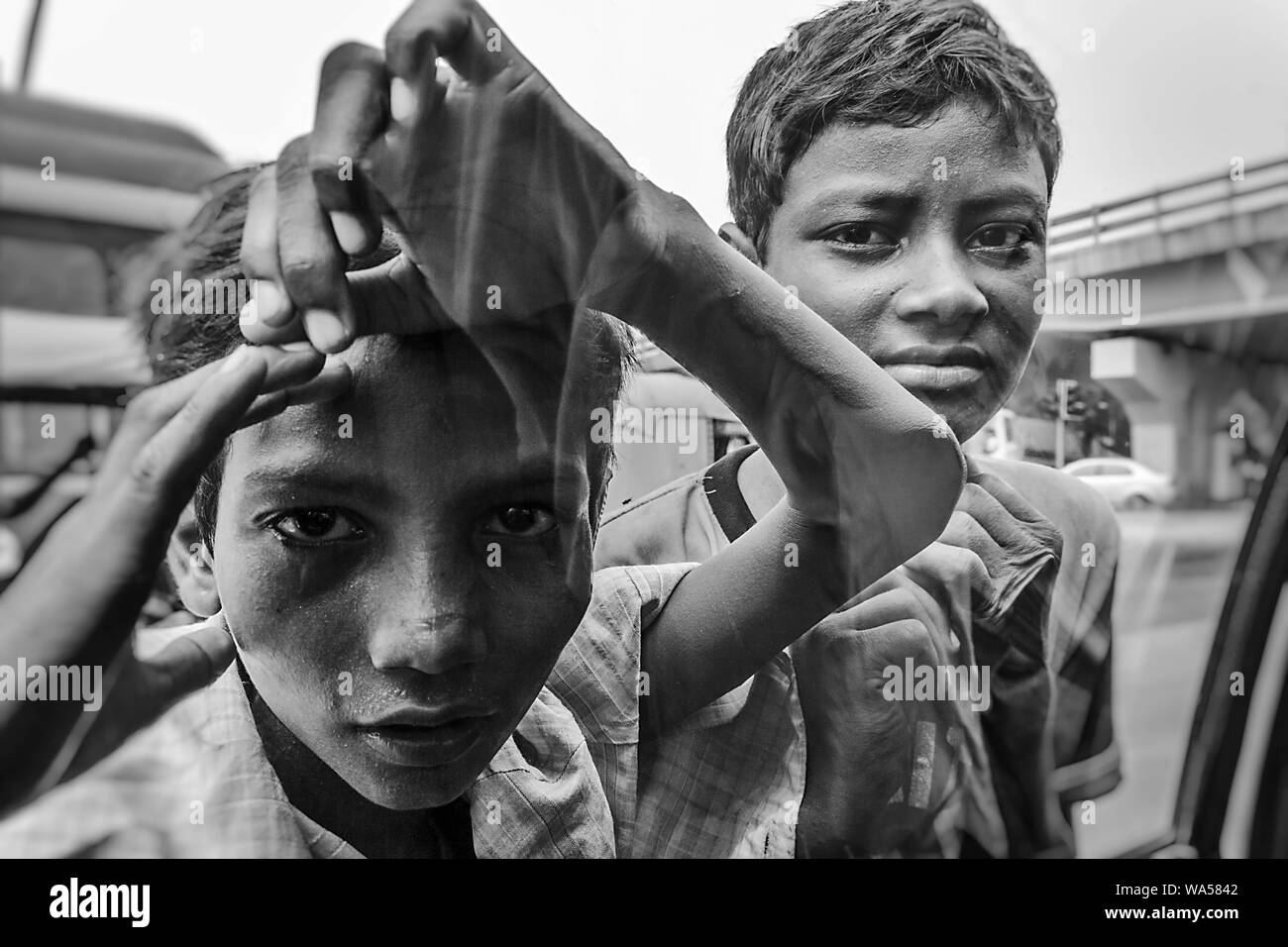 Hungry street kids hi-res stock photography and images - Alamy