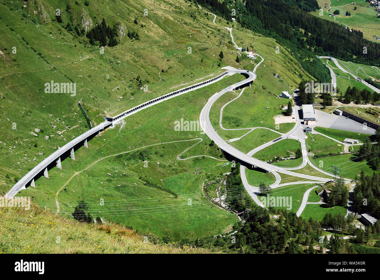 Auffahrt zum Gotthard-Paß bei Airolo, Südseite des Gotthardpasses Stock Photo