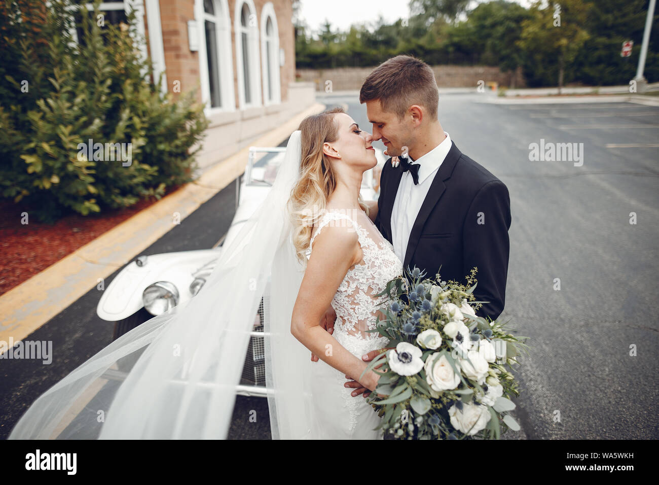 Classic american car girl hi-res stock photography and images - Alamy