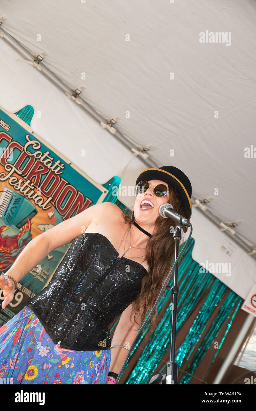 The Bellow Shakes (aka Royal Jelly Jive) is led by soulful frontwoman