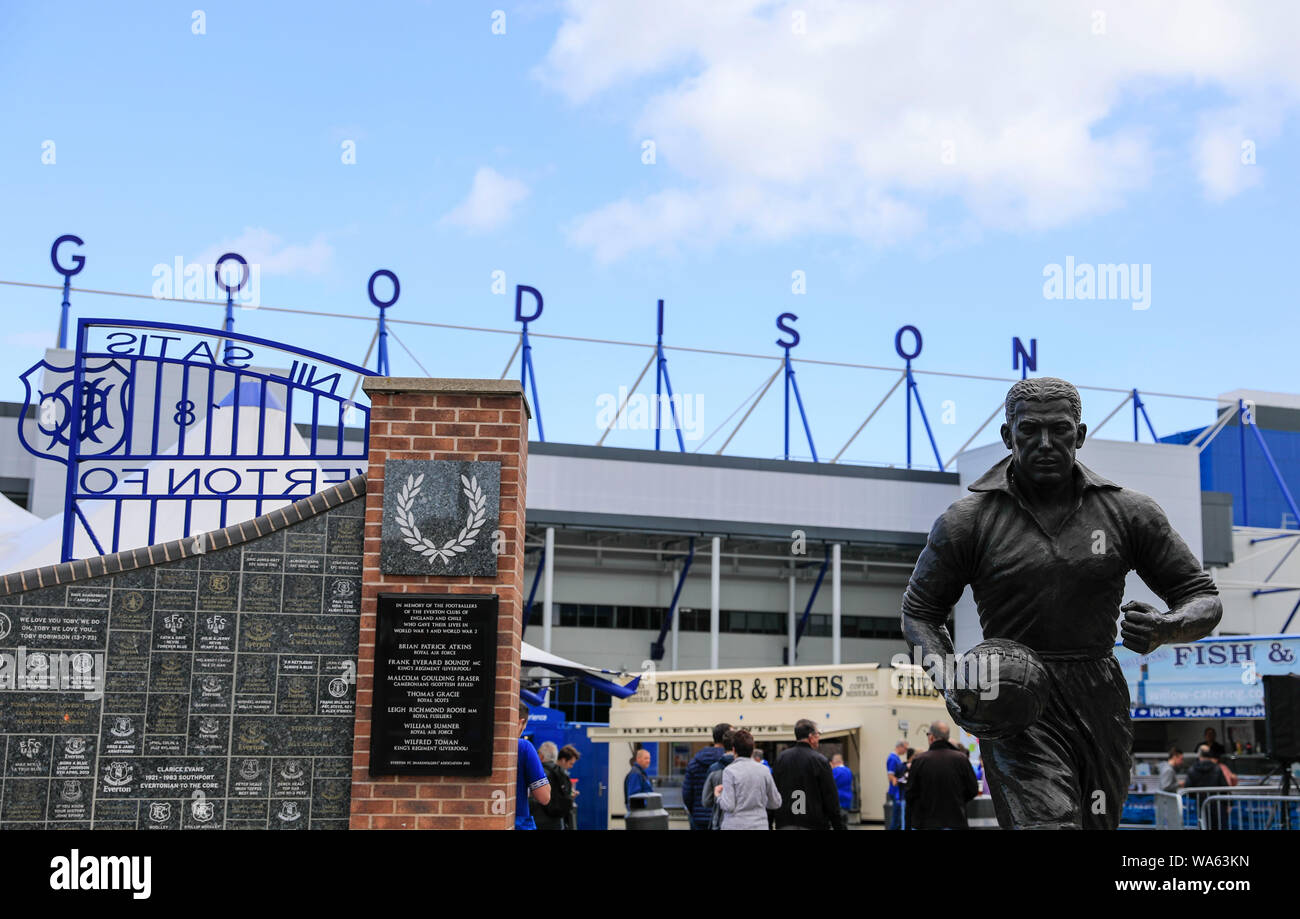 17th August 2019, Goodison Park, Liverpool, England ; Premier League Football, Everton vs Watford : exterior view of Goodison Park and the Dixie Dean statue Credit: Conor Molloy/News Images  English Football League images are subject to DataCo Licence Stock Photo