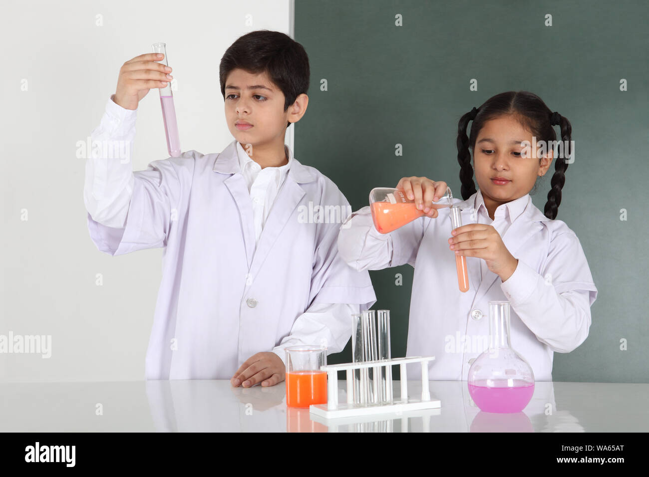 School students experimenting in a chemistry lab Stock Photo - Alamy