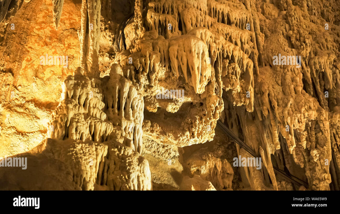 limestone formations in the cathedral room of lewis and clark caverns Stock Photo