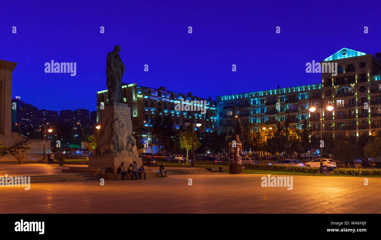 Baku, Azerbaijan  August 17, 2019 Monument to the poet Mohammad Fizuli at night Stock Photo