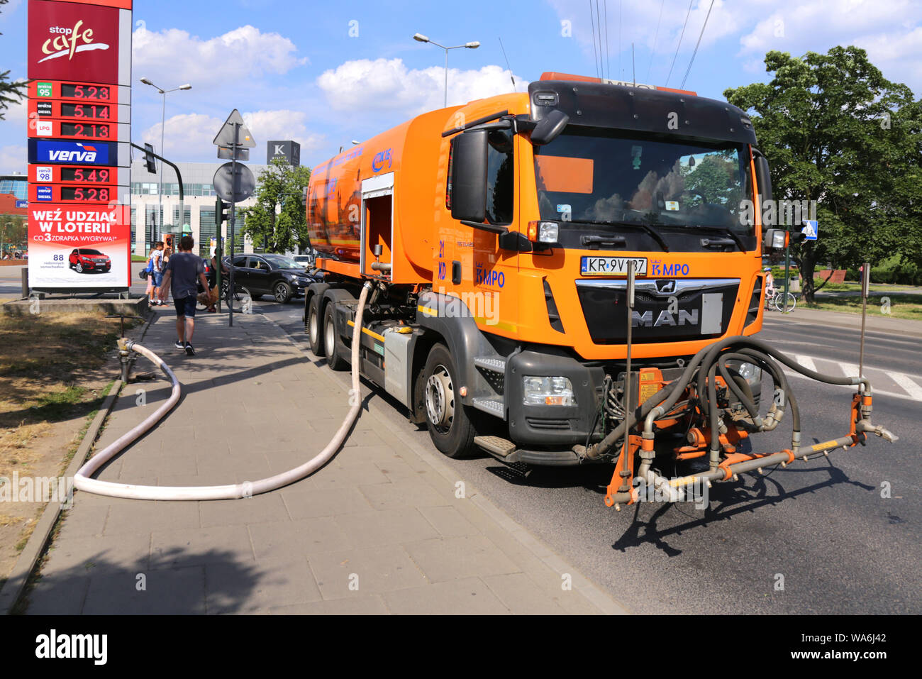 Sprying lorrie hires stock photography and images Alamy