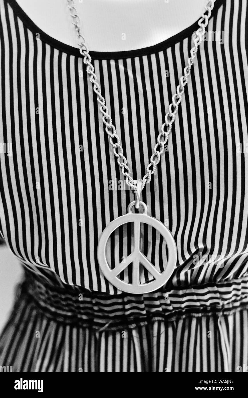 Buy Peace Symbol Necklace Peace Sign Pendant Rasta Hippie Hemp Hawaiian Peace  Necklace Unisex Peace Sign Necklace Love Symbol Necklace Hippie Necklace - Peace  Symbol Necklace New 2019 Online at desertcartINDIA