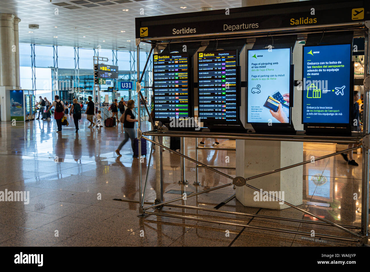 Duty Free shop in Terminal 2 at El Prat airport in Barcelona, Spain Stock  Photo - Alamy