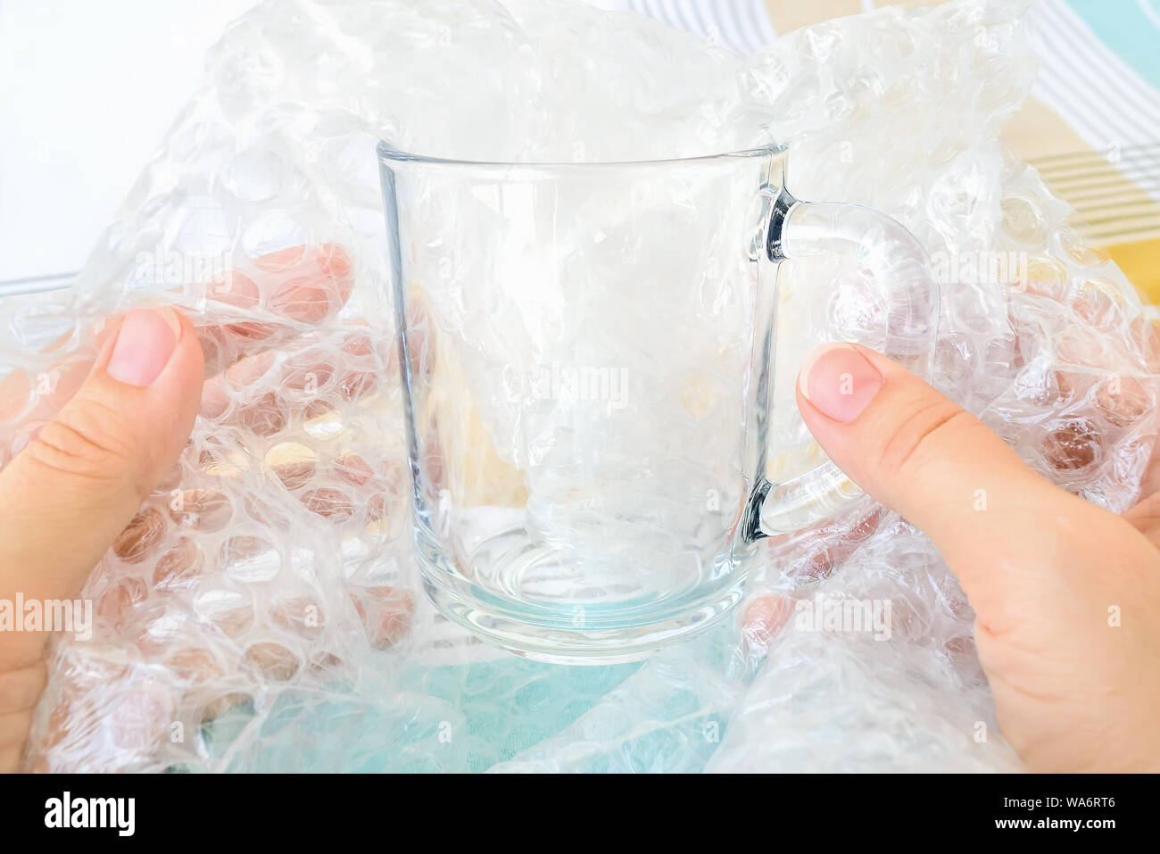 Bubble best sale wrap glass