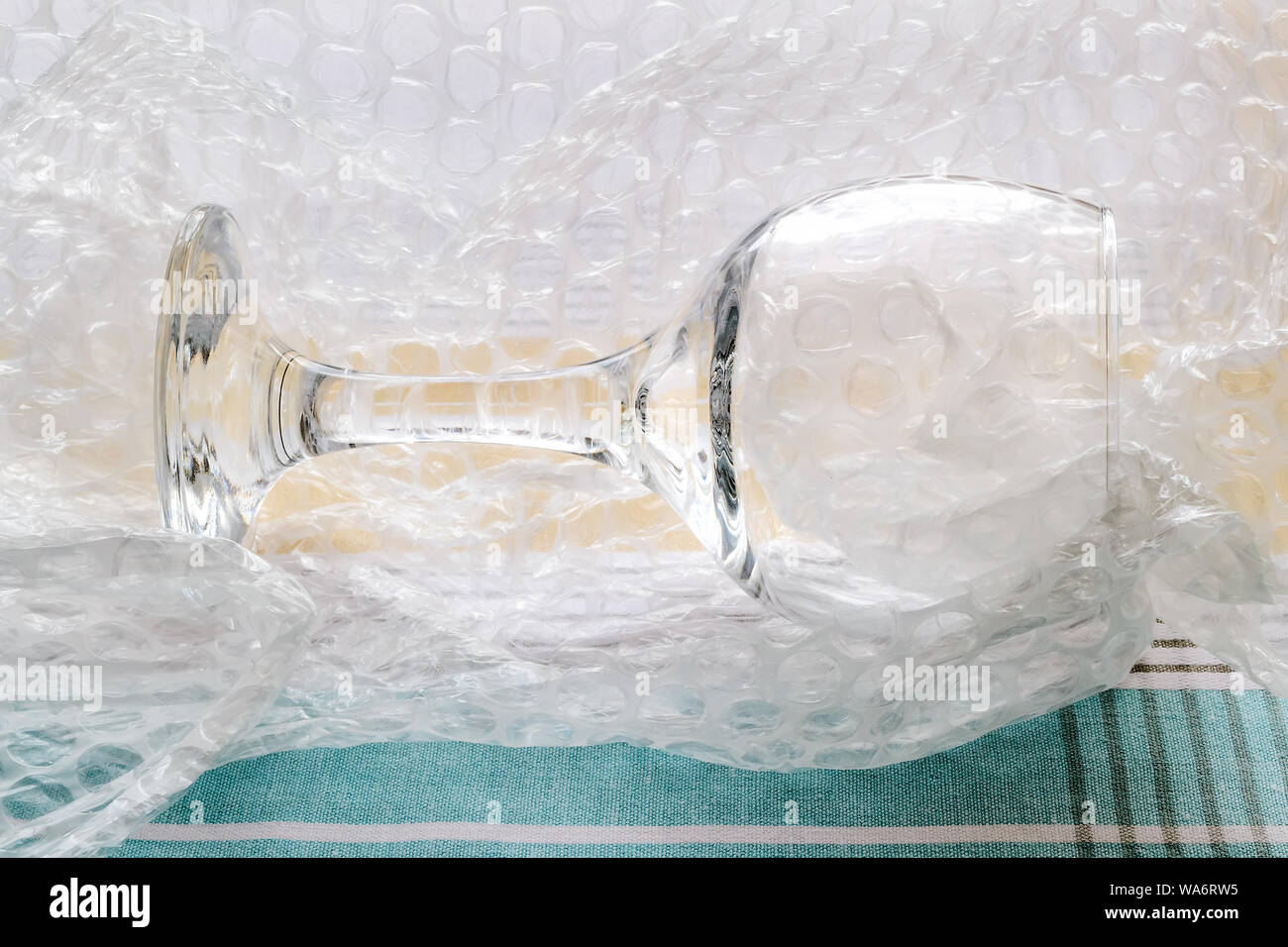 Bubble Wrap Glass High Resolution Stock Photography and Images Alamy
