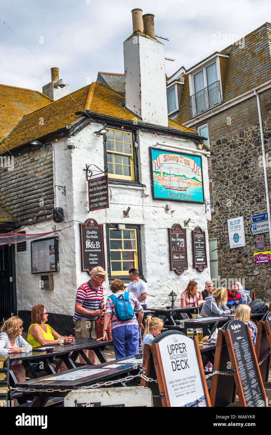 The Sloop Inn c1312, is a 14th century harbourside pub, St Ives, Cornwall, England, United Kingdom, Europe Stock Photo