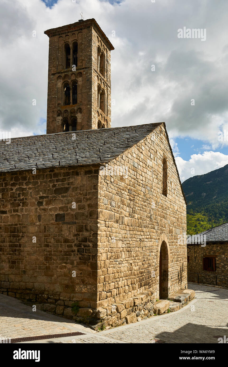 Santa Maria de Taüll church, a Catalan Romanesque Churches of the Vall de Boí (Bohí valley, Alta Ribagorza, Lleida, Pyrenees, Cataluña, Spain) Stock Photo
