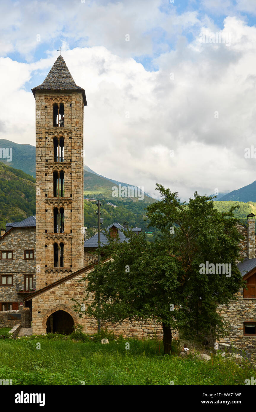 Santa Eulàlia d'Erill la Vall tower, a Catalan Romanesque Churches of the Vall de Boí (Bohí valley, Alta Ribagorza, Lleida, Pyrenees, Cataluña, Spain) Stock Photo