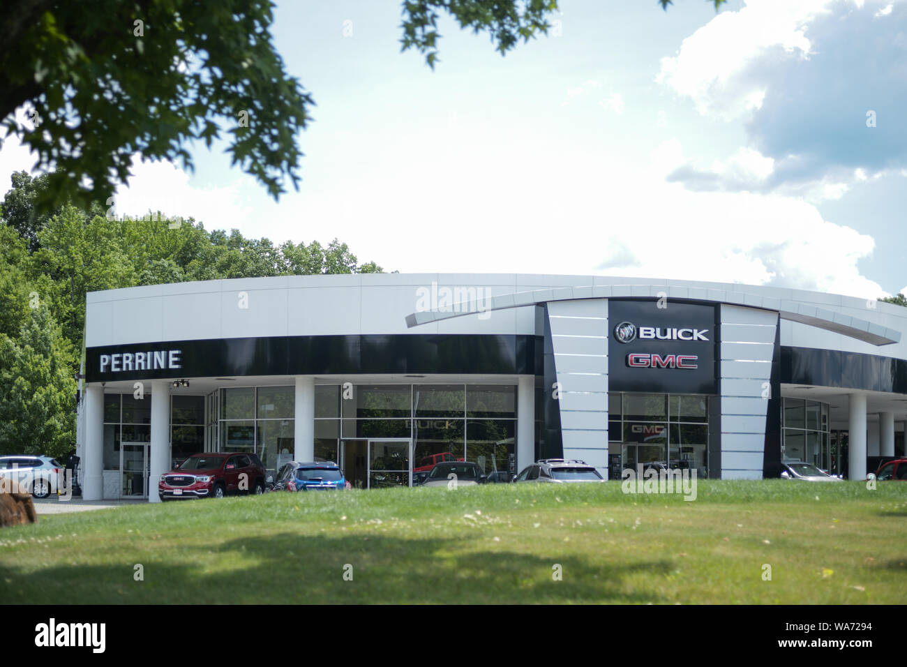 Princeton New Jersey, USA, June 23, 2019: Buick GMC automobile dealership exterior and logo. - Image Stock Photo