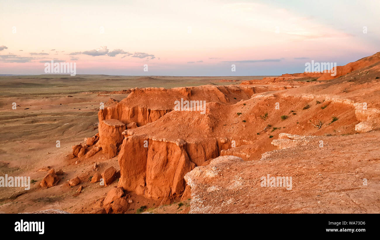 Bayanzag Flaming Cliffs, Gobi Desert, Mongolia Stock Photo - Alamy
