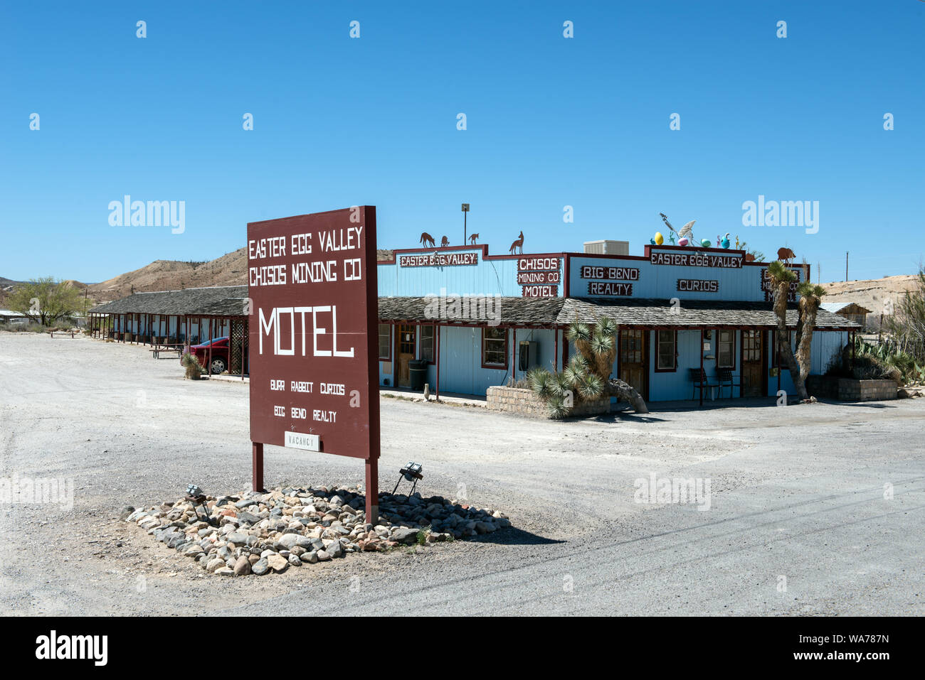 A little motel and trading post in the ghost town, some of which is still occupied and some of which consists of ruins of the Chisos quicksilver-mining company which operated from 1905 into the early 1940s, and the residences of those who worked there. Terlingua, Texas Stock Photo