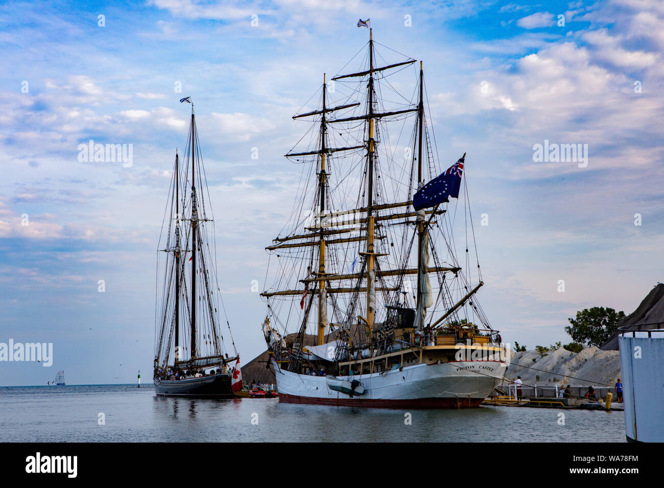 Tall ship celebration hi-res stock photography and images - Alamy