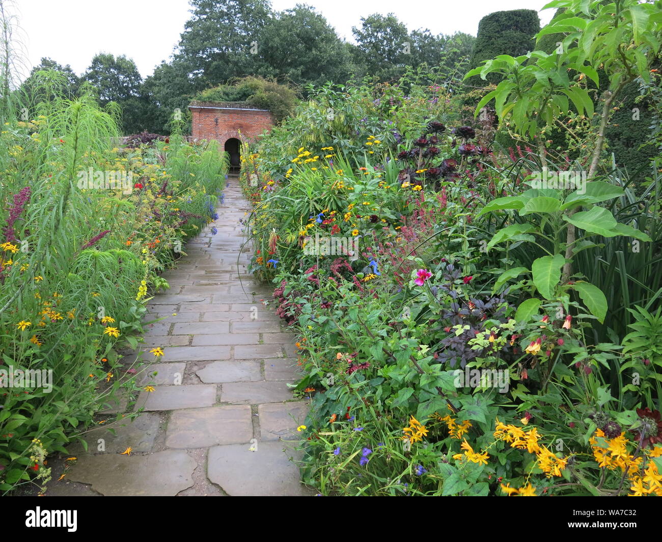 Packwood house garden summer hires stock photography and images Alamy