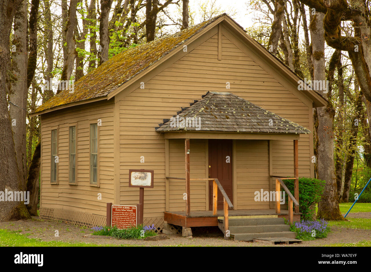Lawn arbor school hires stock photography and images Alamy