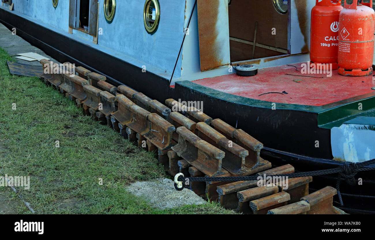 Ballast for a narrow boat hires stock photography and images Alamy
