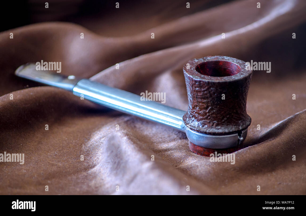 Small pipe bowl hires stock photography and images Alamy