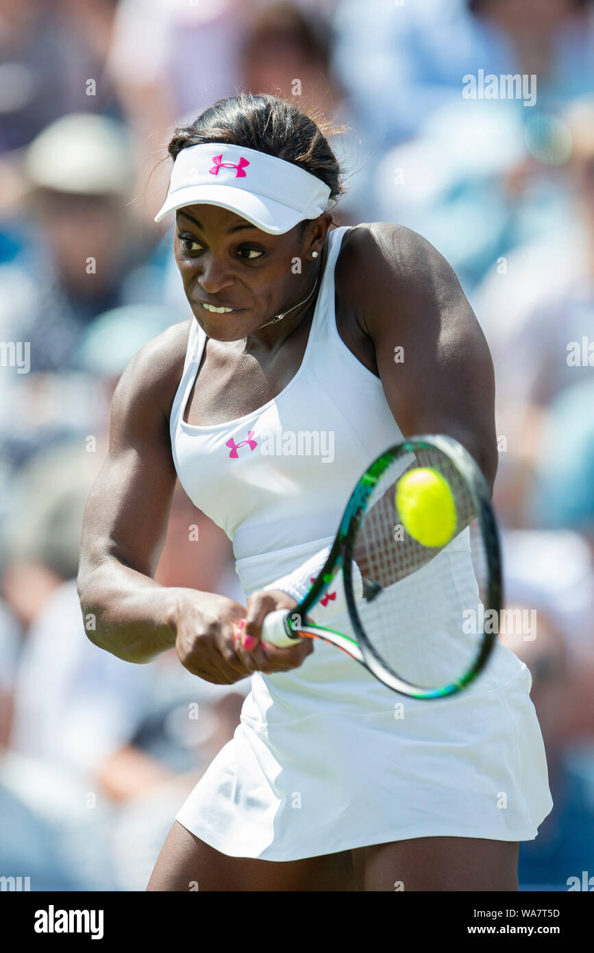 Sloane Stephens - Aegon International 2015, Eastbourne, England - Semi finals. Sloane Stephens of USA in action playing two handed backhand against Ag Stock Photo