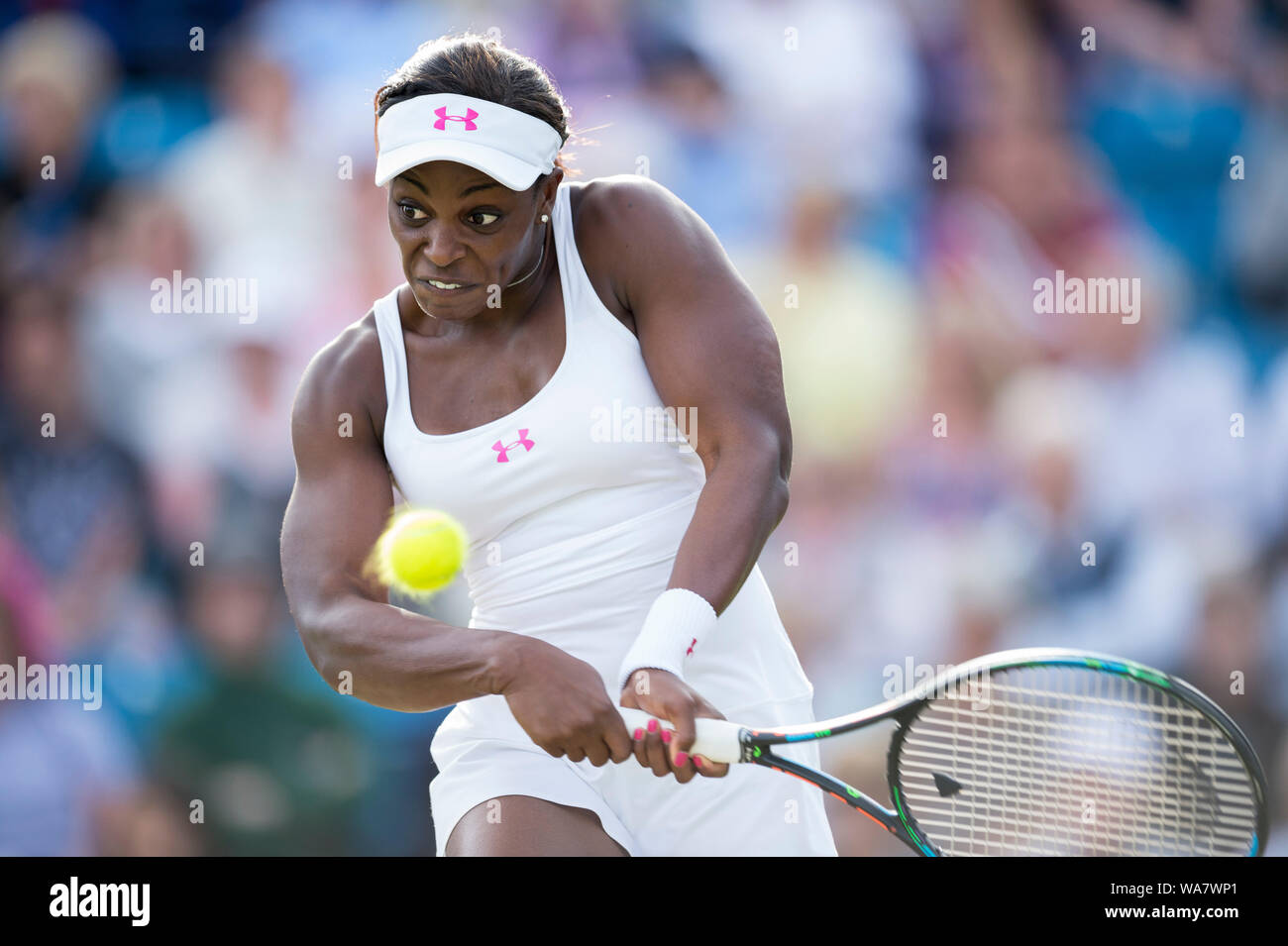 Sloane Stephens - Aegon International 2015, Eastbourne, England, Sloane Stephens of USA in action playing two handed backhand against Heather Watson o Stock Photo