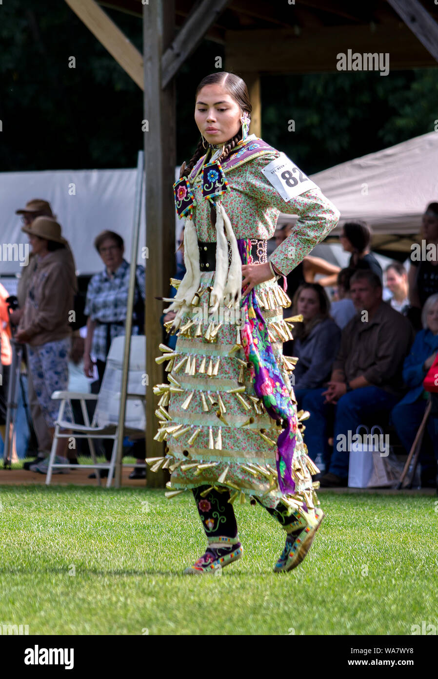 Native skirt hi-res stock photography and images - Alamy