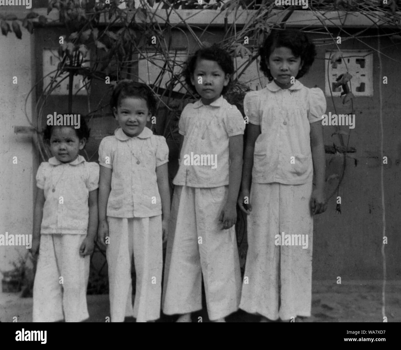 Vietnamese girls in ajax