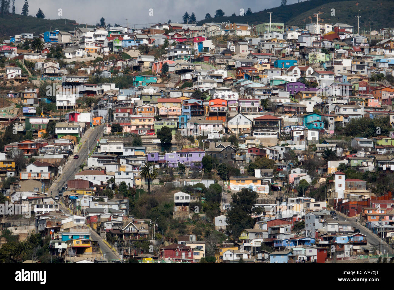 Tiered houses on steep hills of Valparaiso, Chile Stock Photo - Alamy