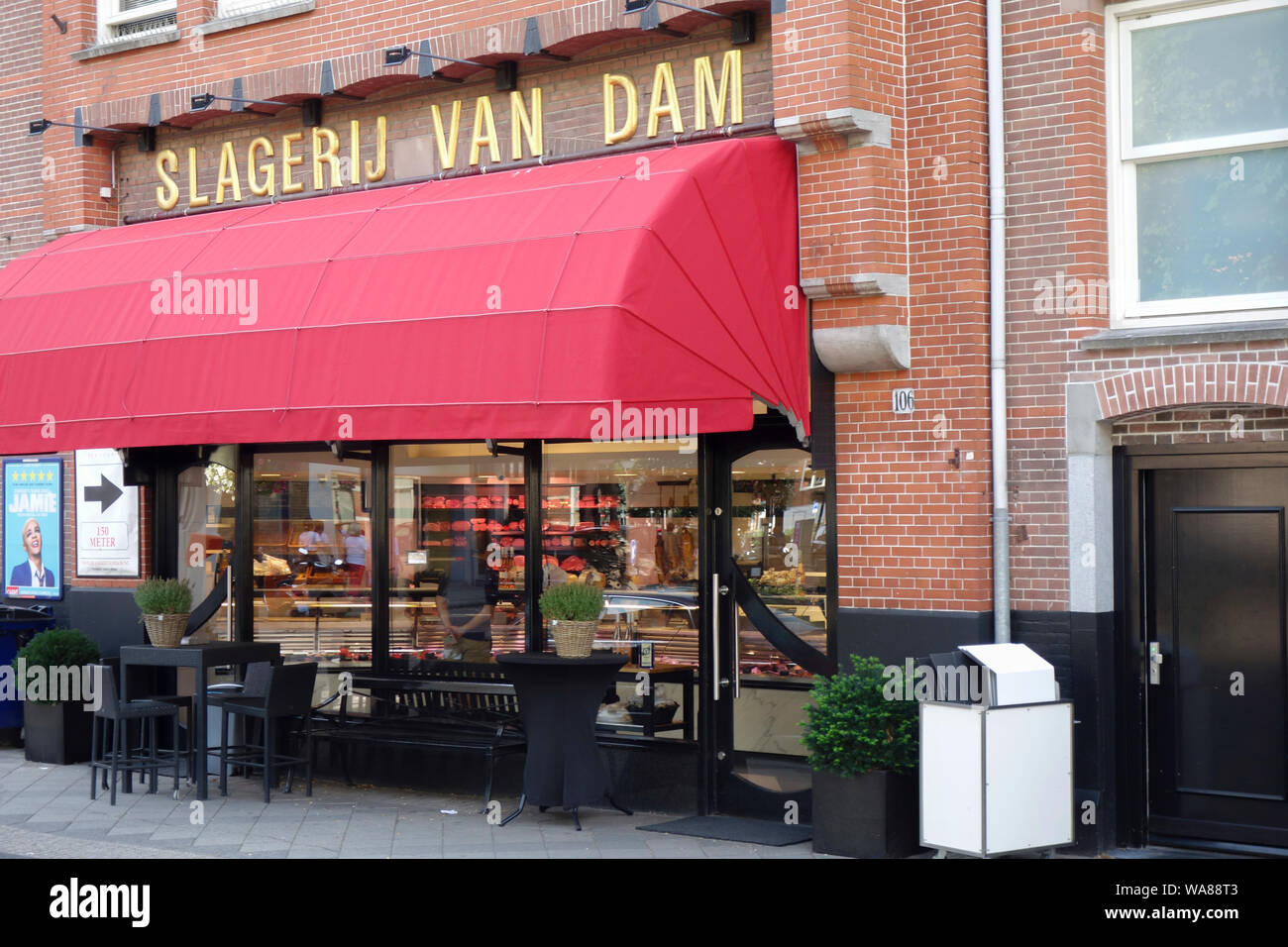 Cornelis Schuytstraat, Oud Zuid, Amsterdam, The Netherlands - home to a wide variety of cafés and restaurants, high-end boutiques and beauty stores. Stock Photo