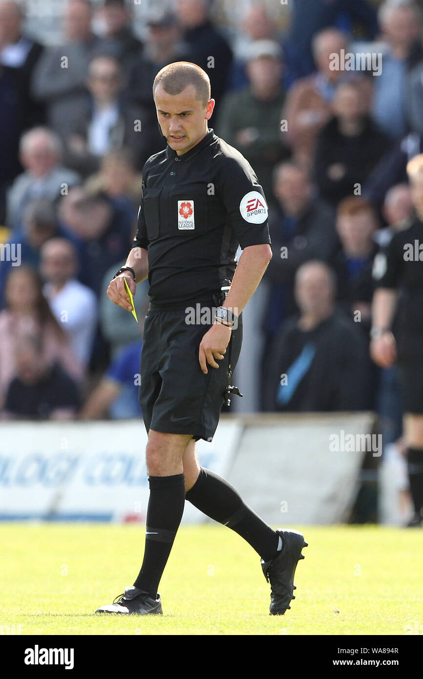 Vanarama national league referee hires stock photography and images