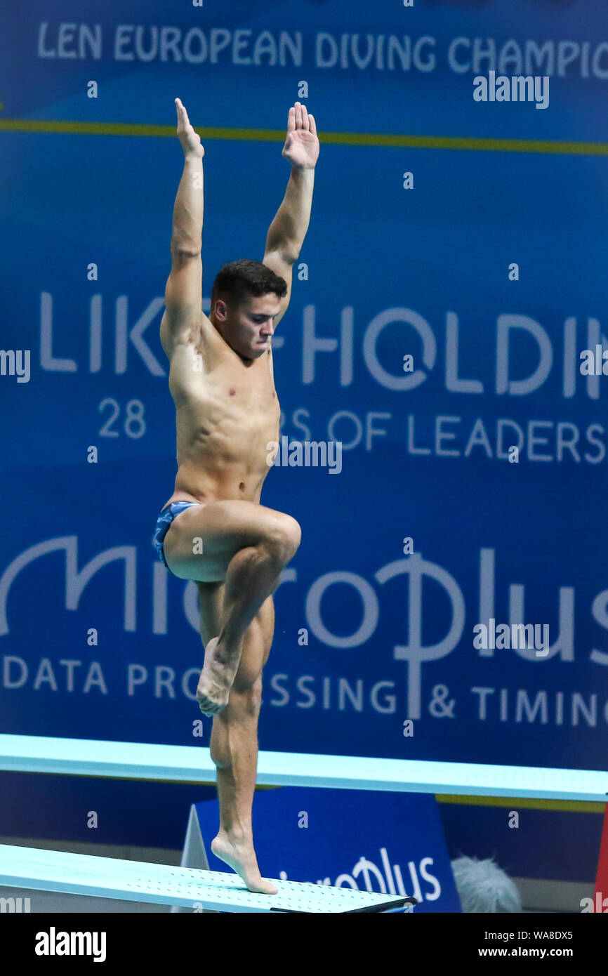 KYIV, UKRAINE AUGUST 7, 2019 Jordan HOULDEN of Great Britain performs during Mens 1m