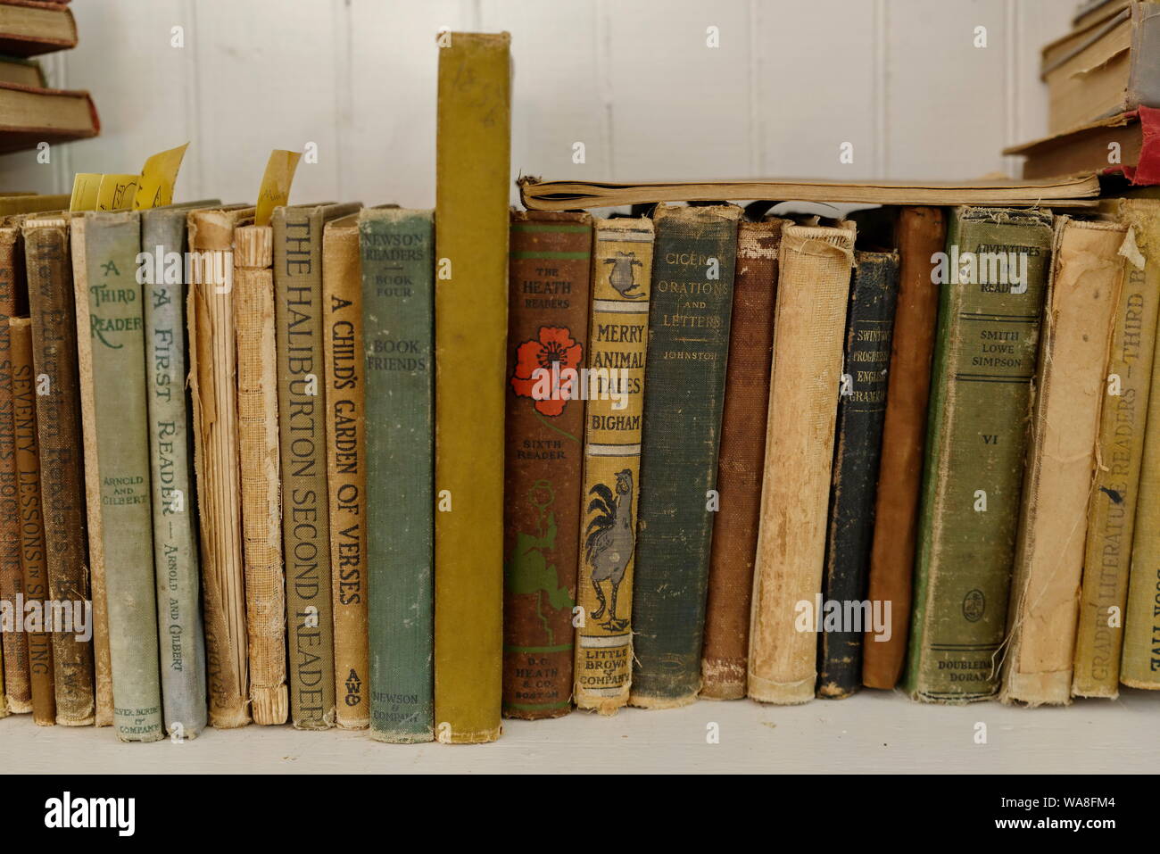 Antique schoolbooks on shelf hires stock photography and images Alamy