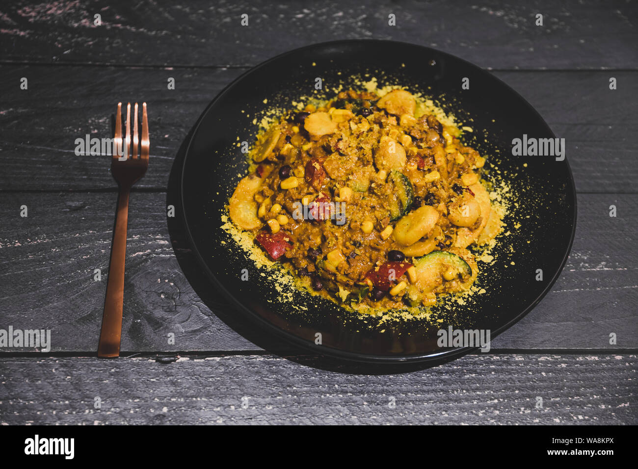 healthy-vegetable-curry-recipe-with-vegetarian-mince-and-beans-on-dark